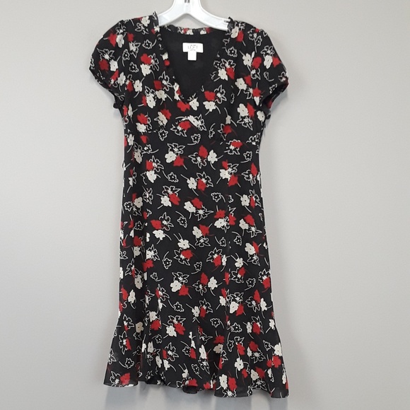 LOFT Dresses & Skirts - LOFT floral ruffled petite  dress  size 4P